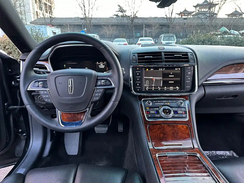 LINCOLN CONTINENTAL 2018
