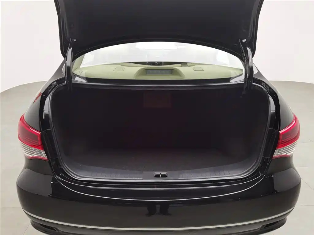NISSAN SYLPHY 2018