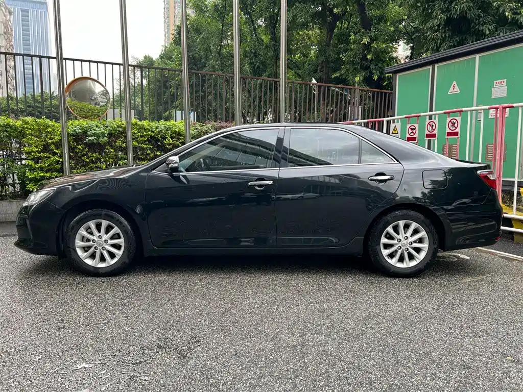 TOYOTA CAMRY 2017