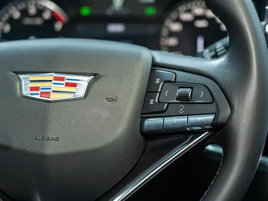 CADILLAC XT6 2021