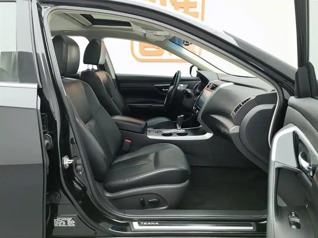 NISSAN TEANA 2018