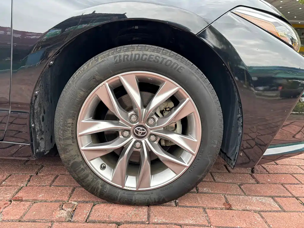 TOYOTA AVALON 2021