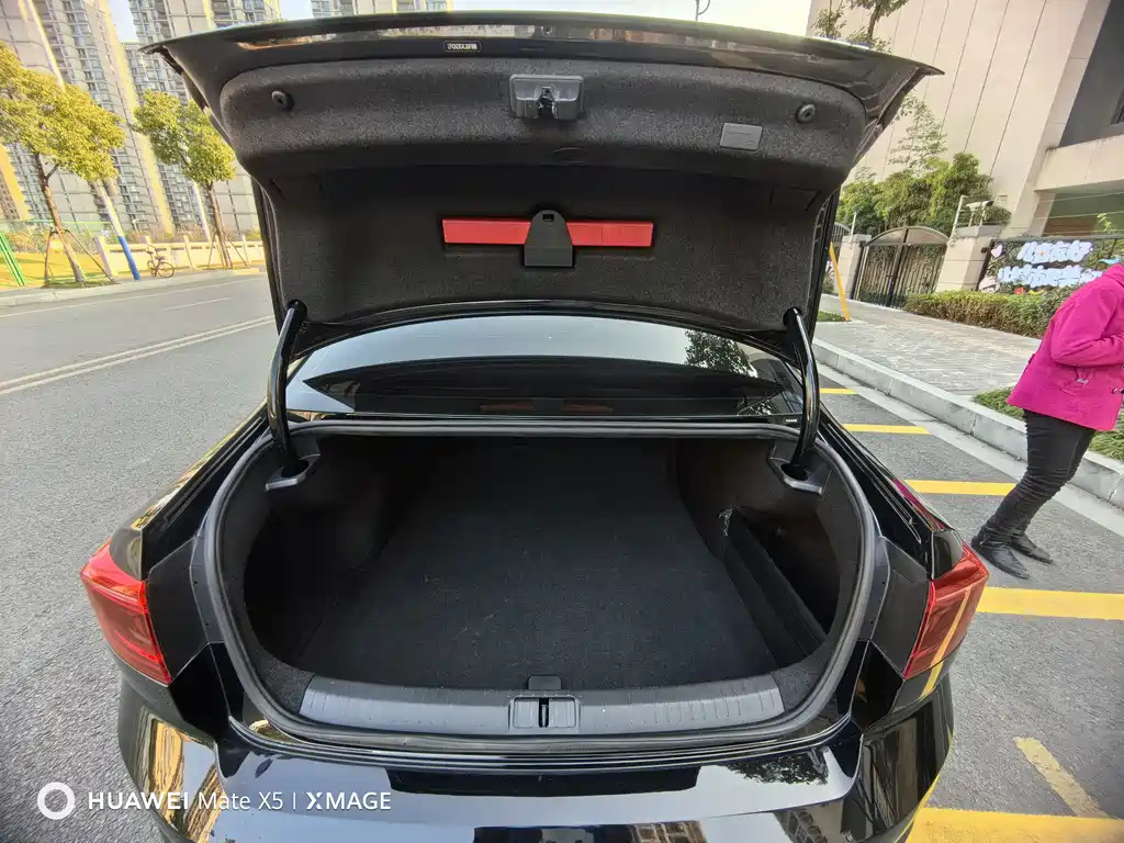 VOLKSWAGEN MAGOTAN 2021