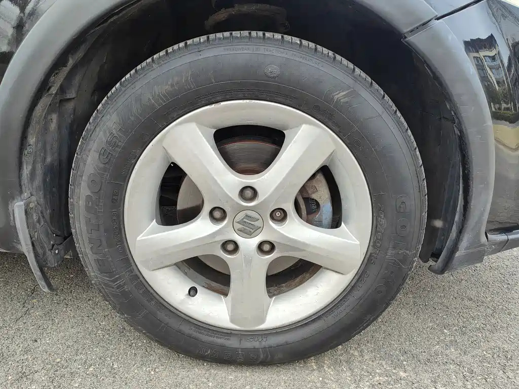 SUZUKI SX4 2011