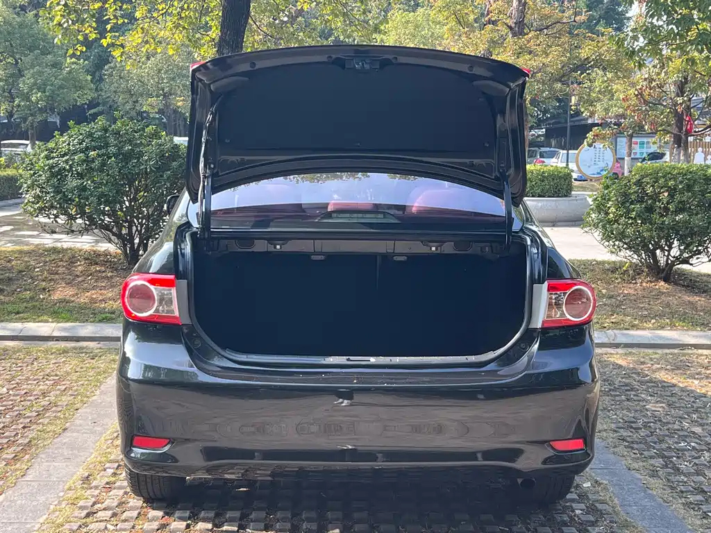 TOYOTA COROLLA 2013