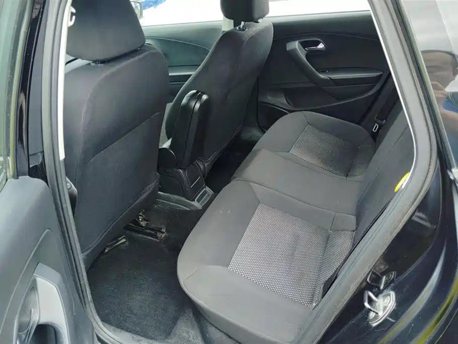 VOLKSWAGEN POLO 2013