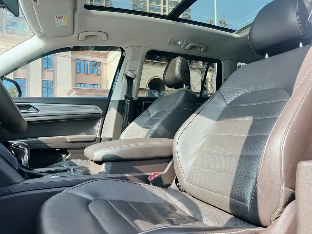 VOLKSWAGEN TOURAN 2019