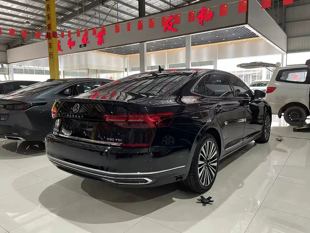 VOLKSWAGEN PASSAT 2021