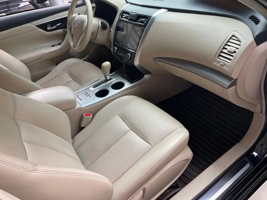 NISSAN TEANA 2018