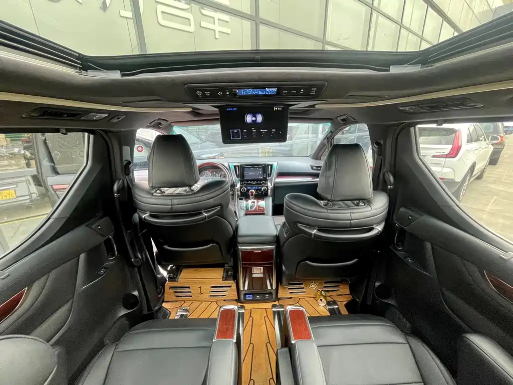 TOYOTA ALPHARD 2016