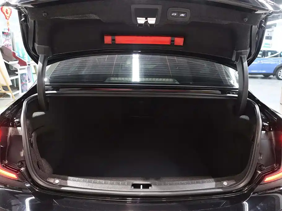 VOLVO S90 2021