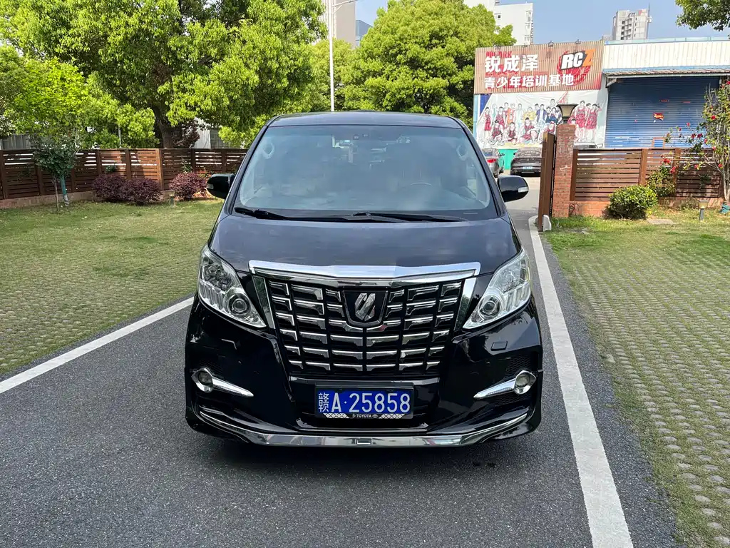 TOYOTA ALPHARD 2012