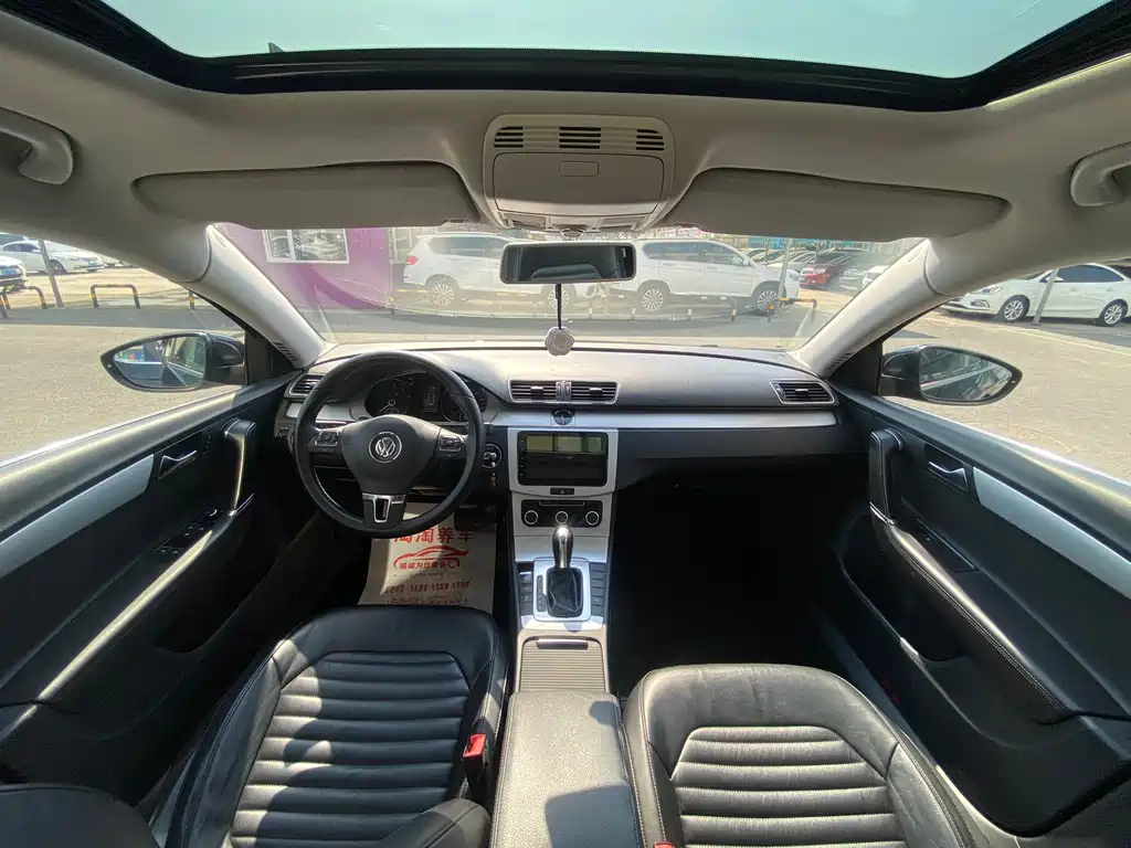 VOLKSWAGEN MAGOTAN 2013