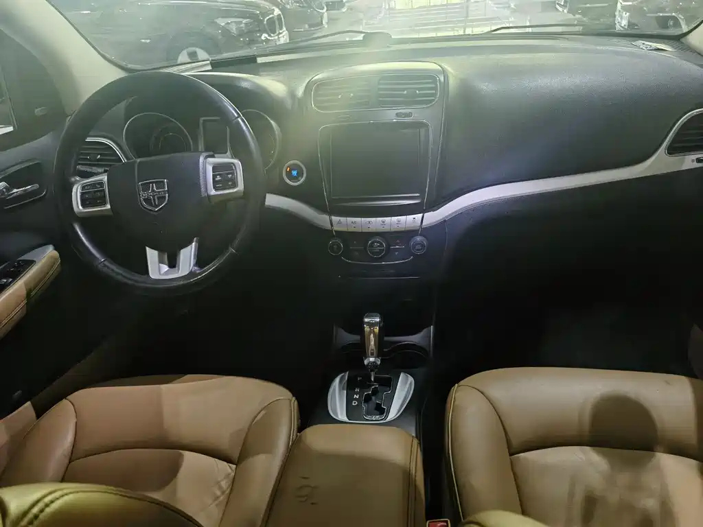 DODGE JCUV 2014