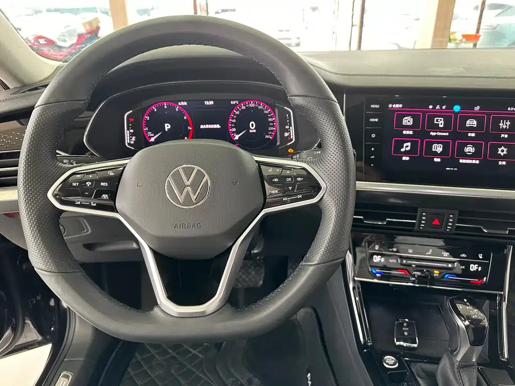 VOLKSWAGEN PASSAT 2023