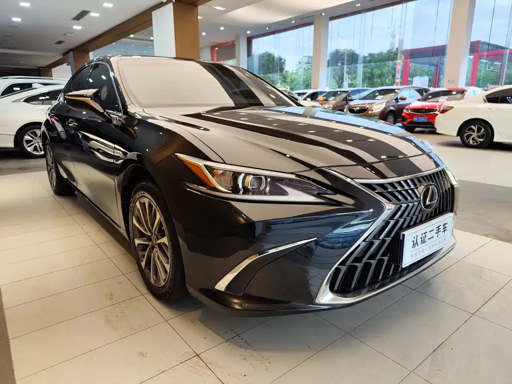 LEXUS ES 2023