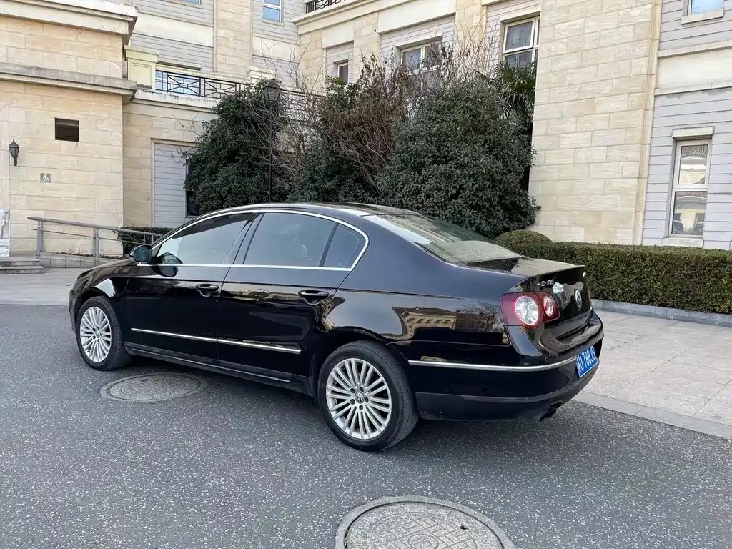 VOLKSWAGEN MAGOTAN 2010