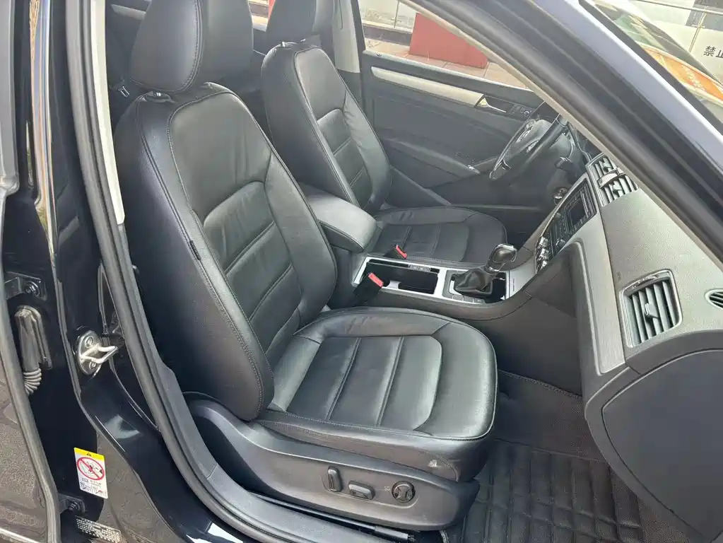 VOLKSWAGEN PASSAT 2016