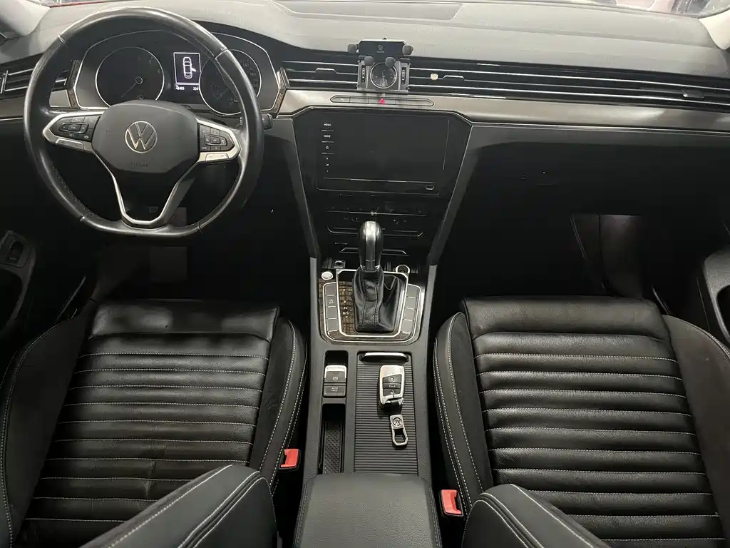 VOLKSWAGEN MAGOTAN 2022