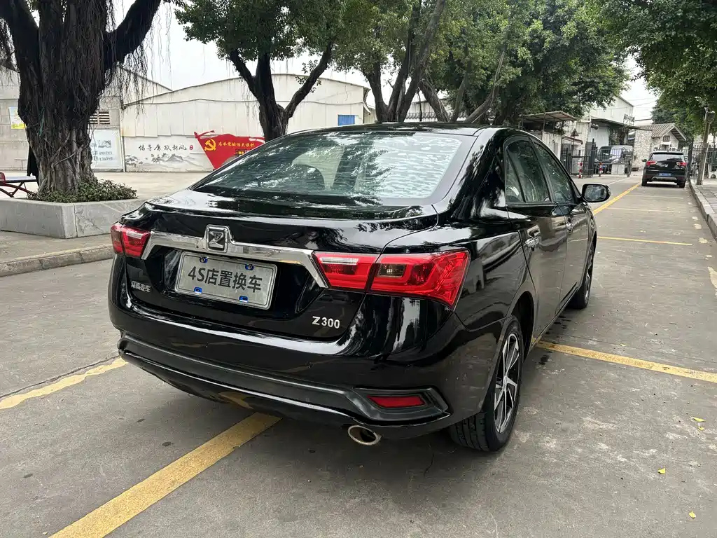 ZOTYE Z300 2015