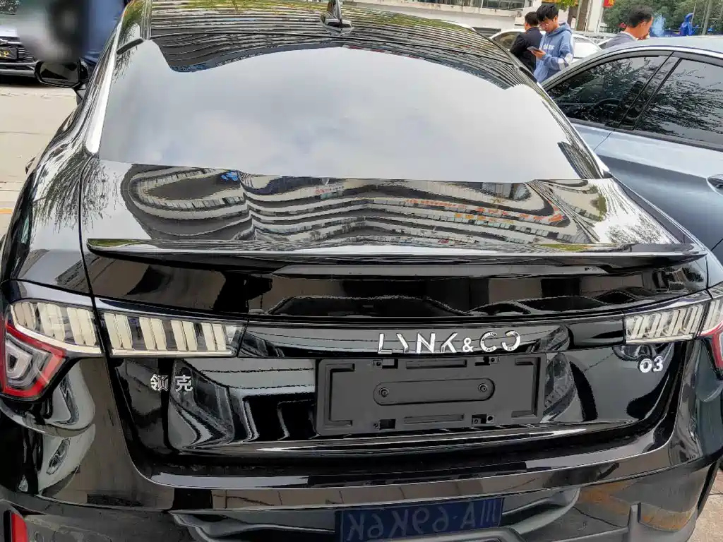 LYNK&CO 03 2020