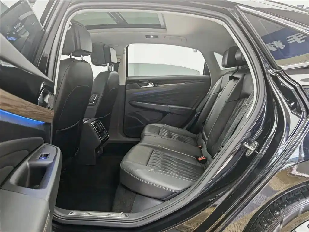 VOLKSWAGEN PASSAT 2021