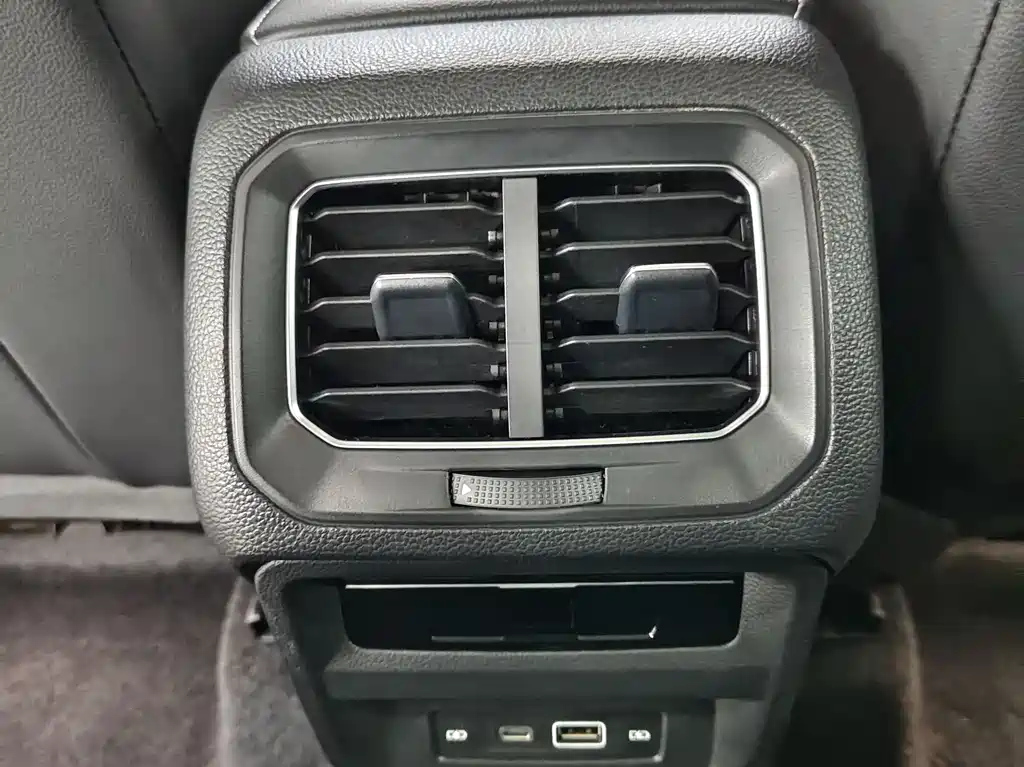 VOLKSWAGEN TIGUAN L 2023