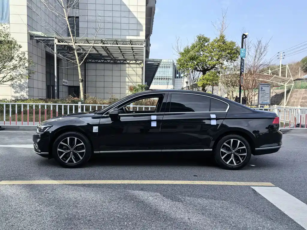 VOLKSWAGEN MAGOTAN 2021