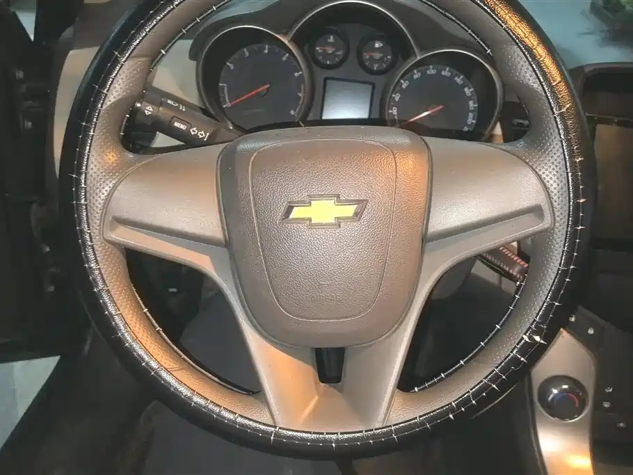 CHEVROLET CRUZE 2015