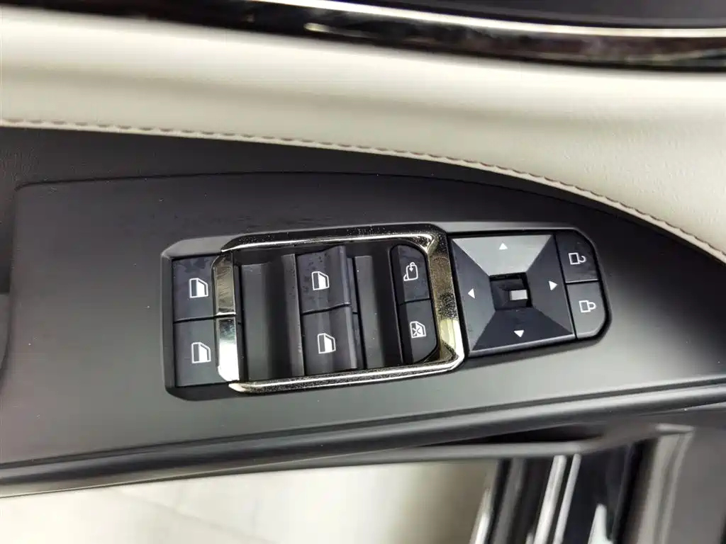 FORD MONDEO 2022