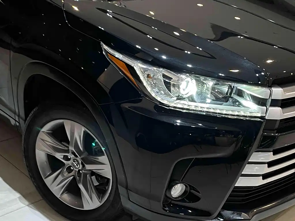 TOYOTA HIGHLANDER 2019
