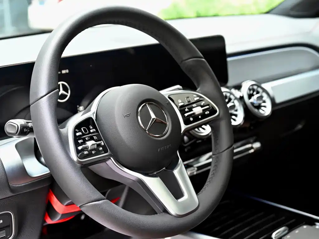 MERCEDES BENZ GLB 2023