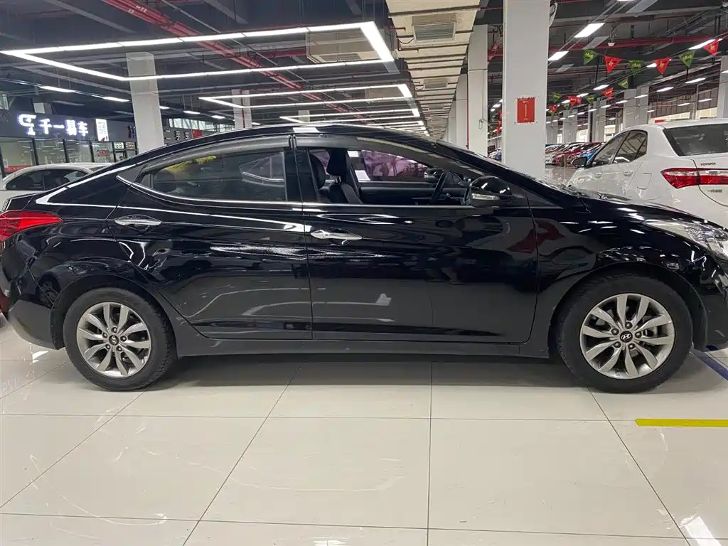 HYUNDAI ELANTRA 2016