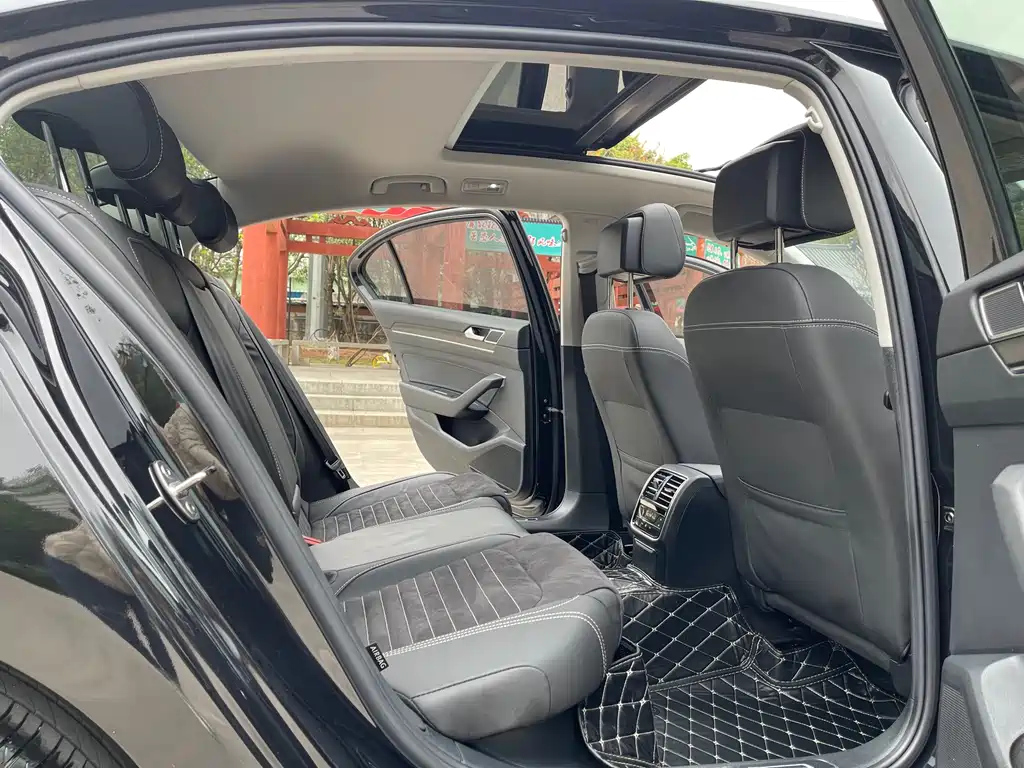 VOLKSWAGEN MAGOTAN 2021
