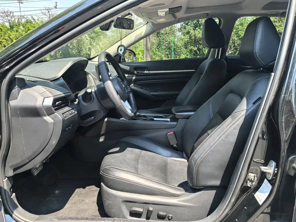 NISSAN TEANA 2019