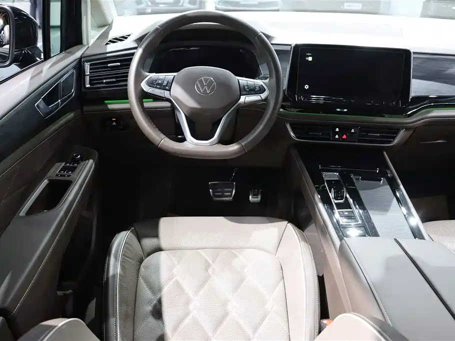 VOLKSWAGEN VILORAN 2022