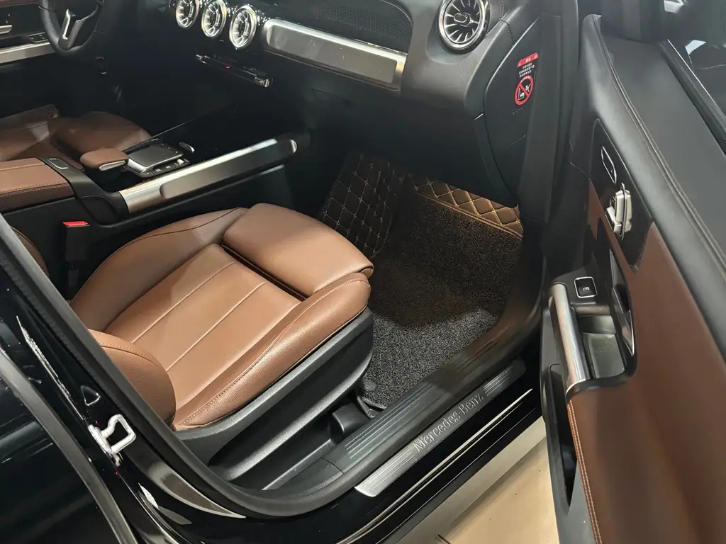 MERCEDES BENZ GLB 2023