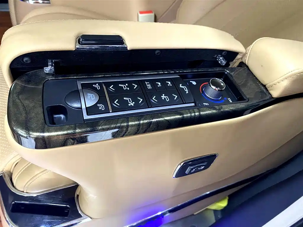 TOYOTA ALPHARD 2012