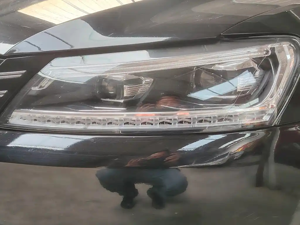 VOLKSWAGEN PASSAT 2014