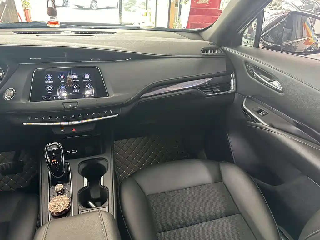 CADILLAC XT4 2021