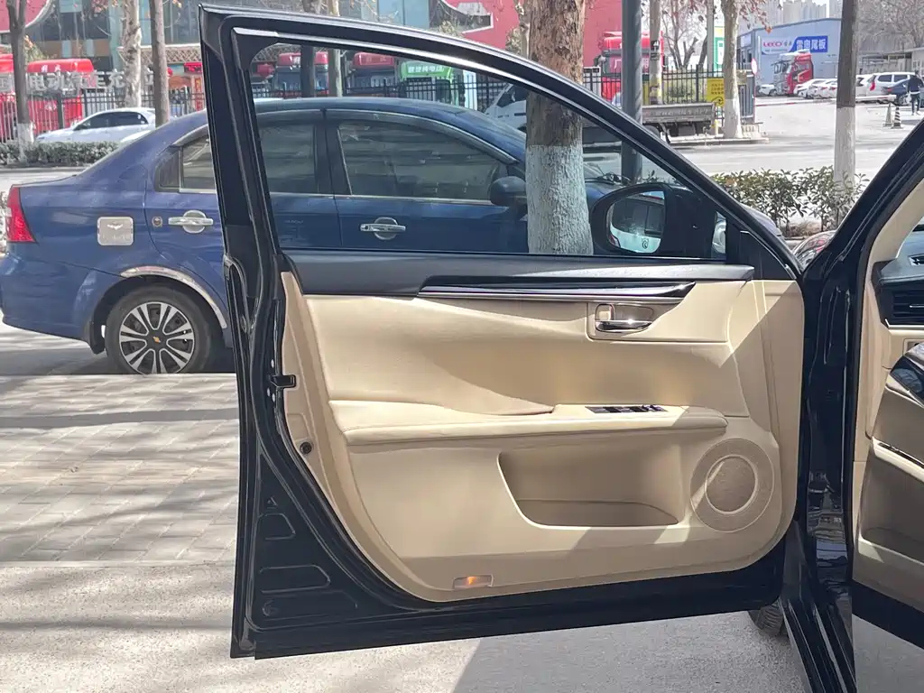 LEXUS ES 2014