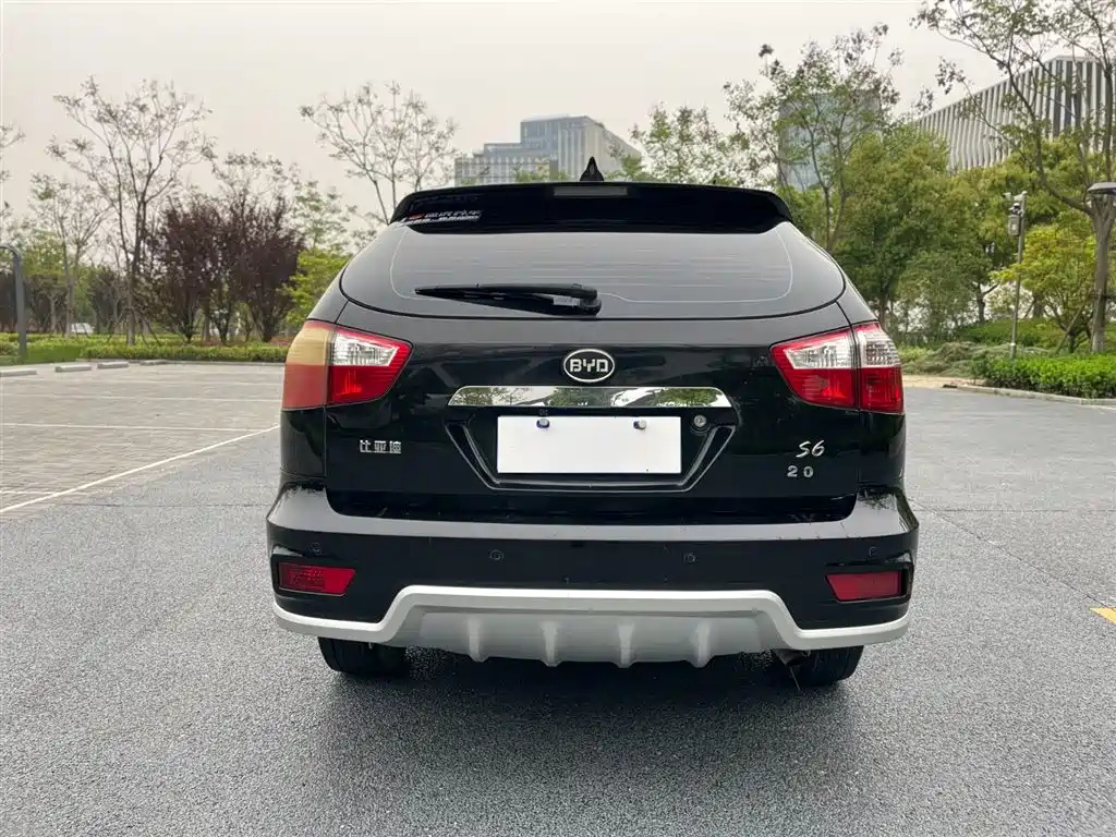 BYD S6 2013