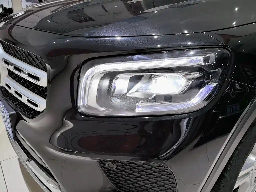 MERCEDES BENZ GLB 2023