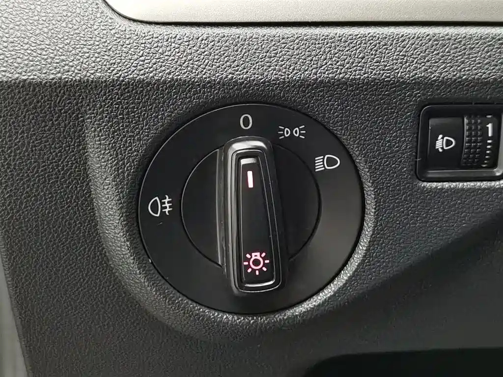 VOLKSWAGEN LAVIDA 2018