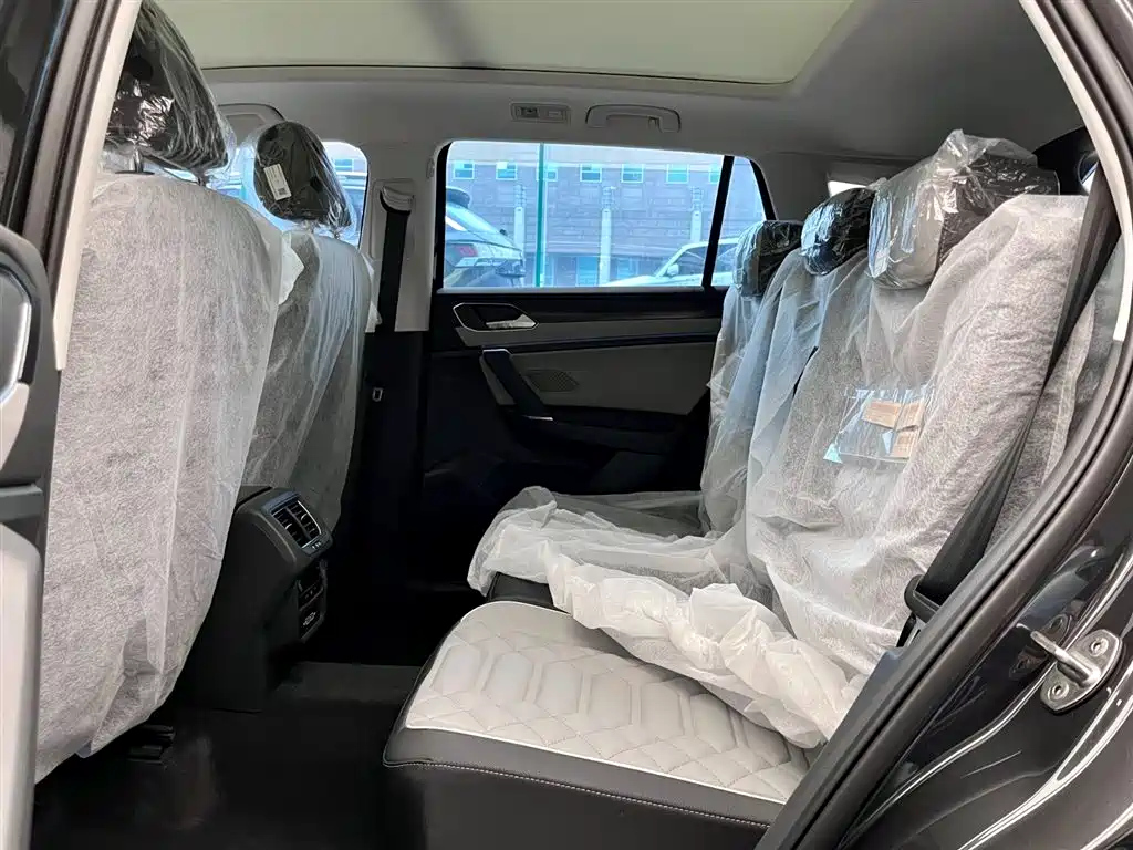 VOLKSWAGEN TAYRON 2023