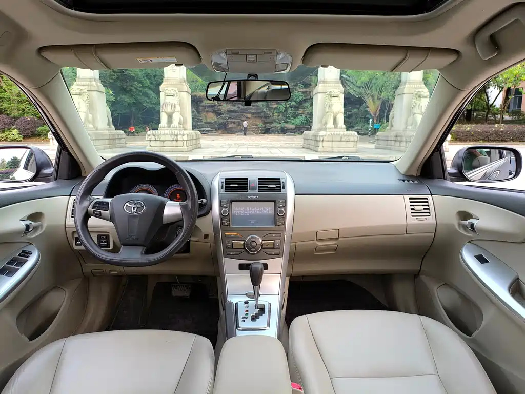 TOYOTA COROLLA 2013