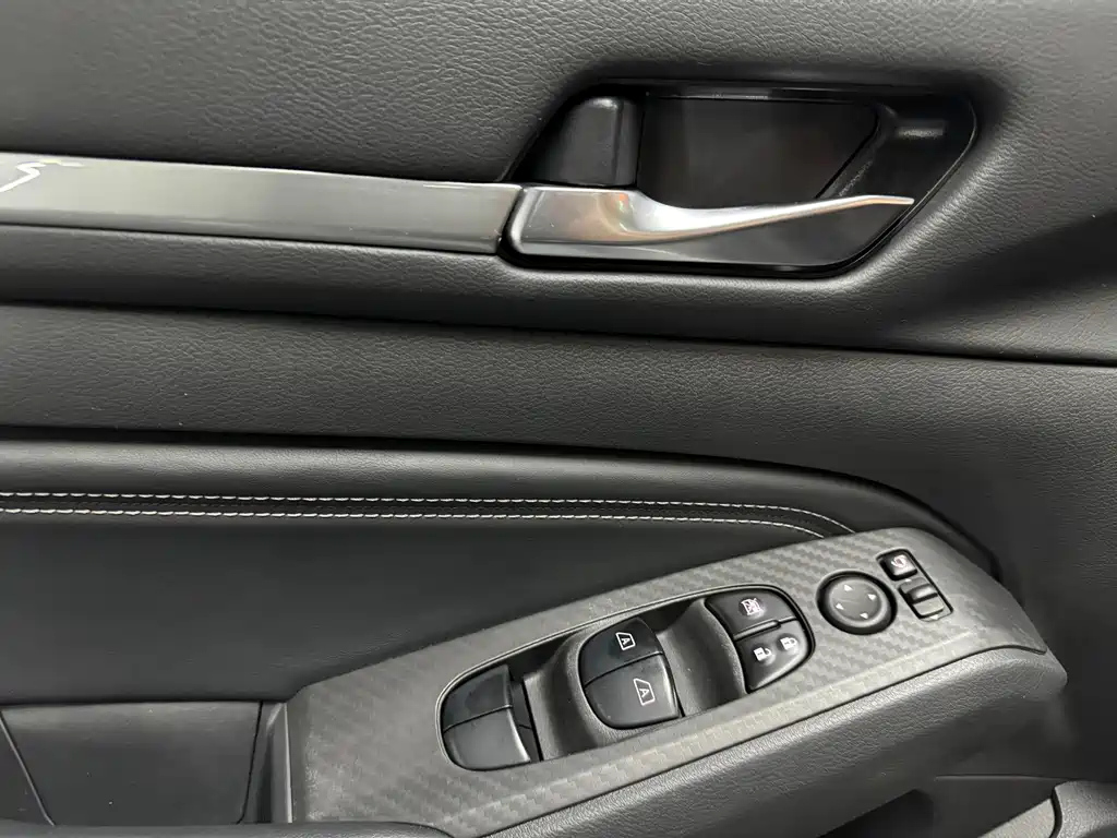 NISSAN TEANA 2020