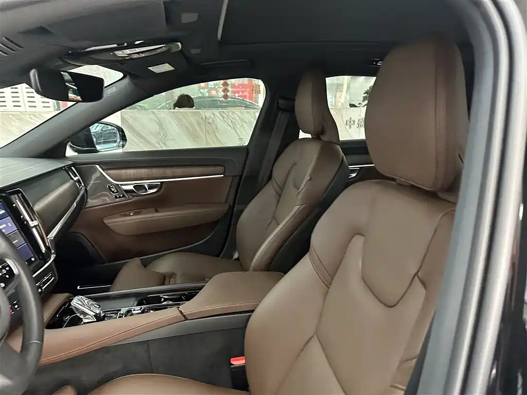 VOLVO S90 2022