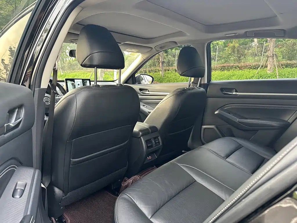 NISSAN TEANA 2019