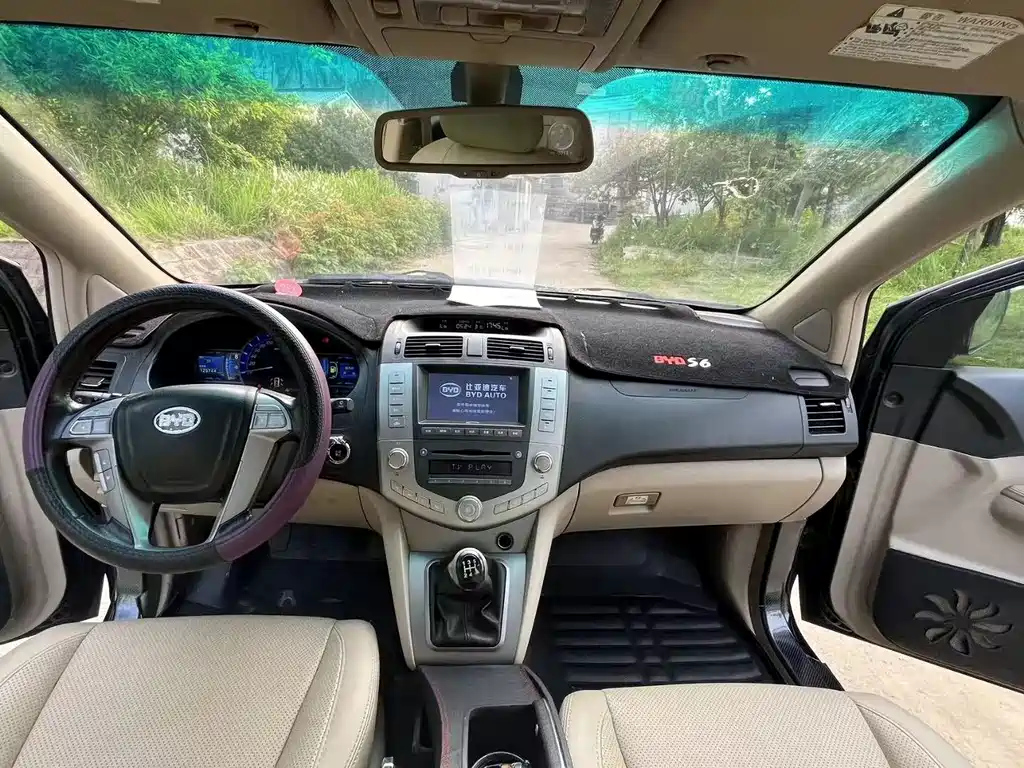 BYD S6 2013